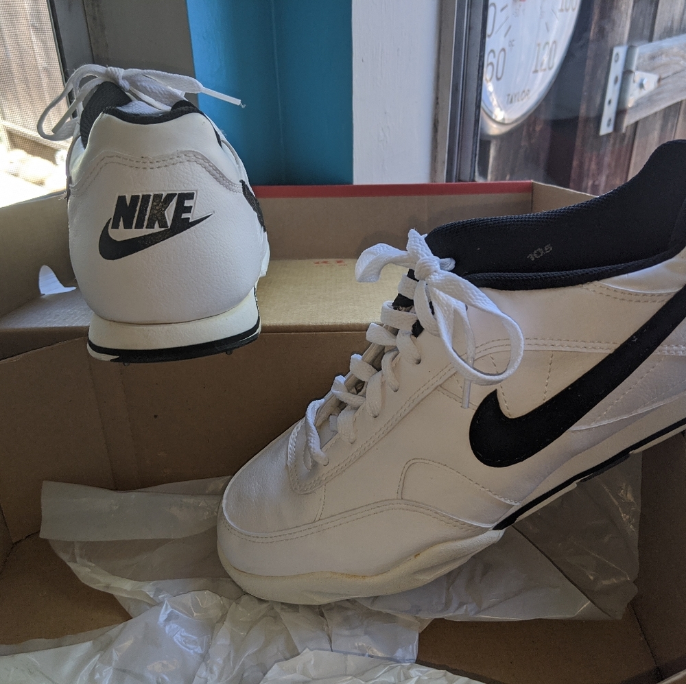 New Men's 1997 Nike Golf Sneakers NIB Size 10.5